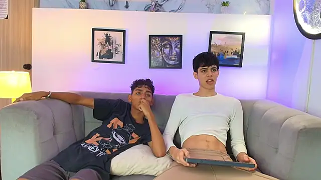 TWINKS FRIENDS online show from 04-17-26, 01:36