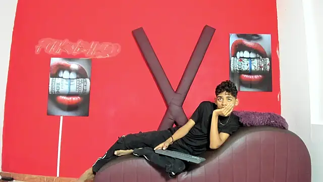 TWINKS FRIENDS online show from 06-10-26, 01:21