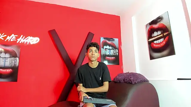 TWINKS FRIENDS online show from 06-11-26, 01:20