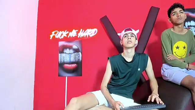 TWINKS FRIENDS online show from 06-15-26, 01:24