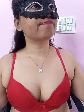 Iampriyaaa15 online show from 11-15-25, 07:05