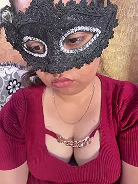 Iampriyaaa15 online show from 07-29-26, 07:17