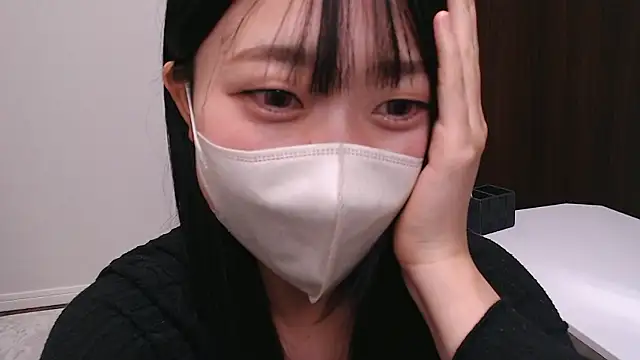 Snapshot of OSUSHI-CHAN chatting on 11-05-25, 01:44 OSUSHI-CHAN online show from 11-05-25, 01:44