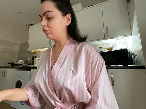 FrancescaXO online show from 02-06-26, 10:29