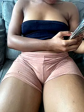 Snapshot of PrettyNina77 chatting on 10-19-25, 12:28 PrettyNina77 online show from 10-19-25, 12:28