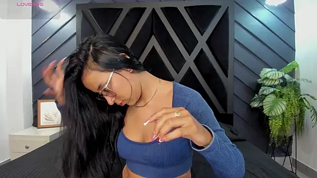 zoe martins  online show from 11-25-25, 05:35