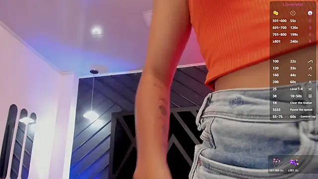 zoe martins  online show from 12-18-25, 05:19