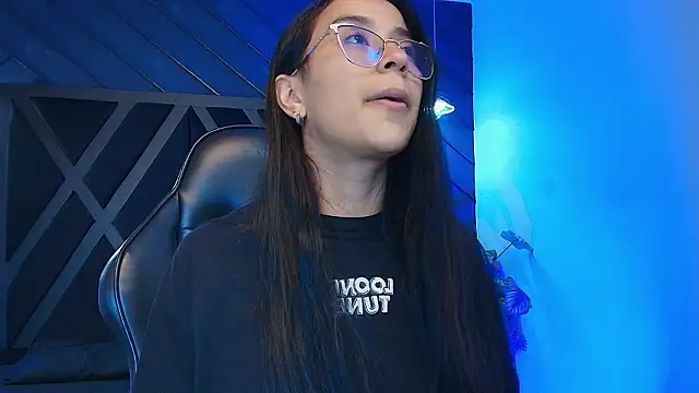 zoe martins  online show from 02-28-26, 05:14