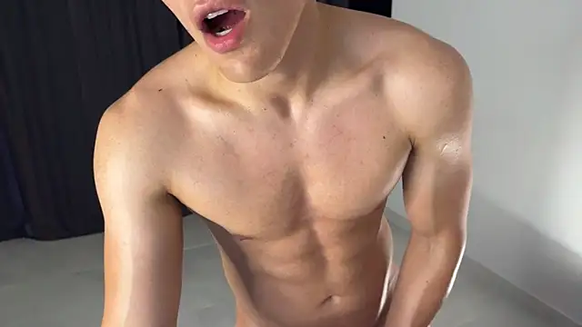 Snapshot of Maxx_Lancaster chatting on 09-22-25, 08:00 Maxx Lancaster online show from 09-22-25, 08:00