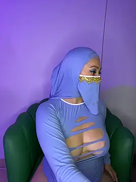 Snapshot of Aisha_Malek chatting on 10-27-25, 07:18 Aisha Malek online show from 10-27-25, 07:18