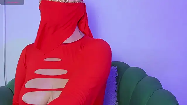 Snapshot of Aisha_Malek chatting on 02-17-26, 08:15 Aisha Malek online show from 02-17-26, 08:15