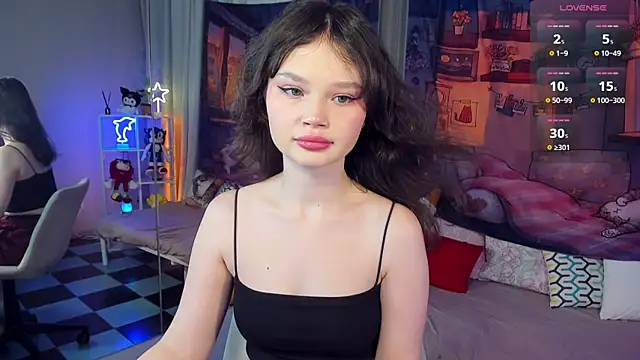 Snapshot of EmilyChaves chatting on 12-16-25, 06:07 EmilyChaves online show from 12-16-25, 06:07