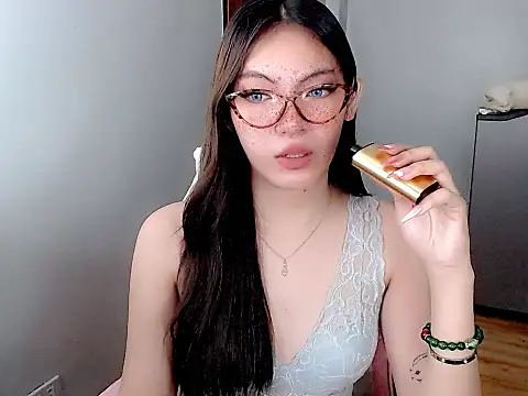 Snapshot of Miss_hornydolly chatting on 03-16-26, 01:11 Miss hornydolly online show from 03-16-26, 01:11