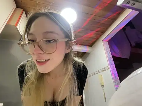 ReenKitty online show from 04-19-26, 03:17