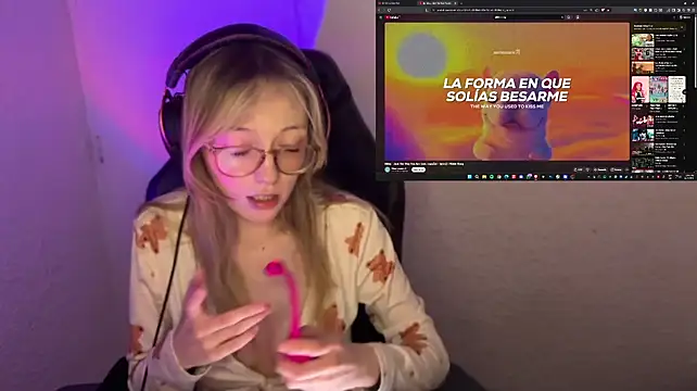 ReenKitty online show from 04-22-26, 03:42