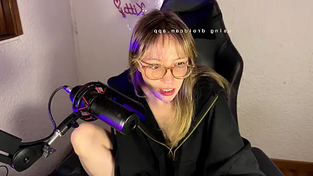 ReenKitty online show from 06-17-26, 04:59