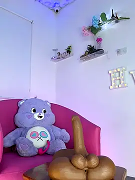 Snapshot of Helen_Vidall chatting on 10-06-25, 03:48 Helen Vidall online show from 10-06-25, 03:48