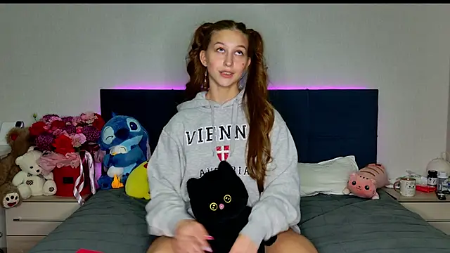 MissEmilyMiller online show from 11-06-25, 05:36