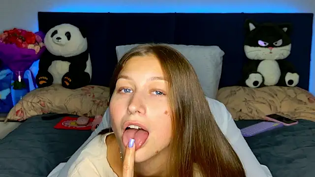 Snapshot of MissEmilyMiller chatting on 03-12-26, 05:41 MissEmilyMiller online show from 03-12-26, 05:41