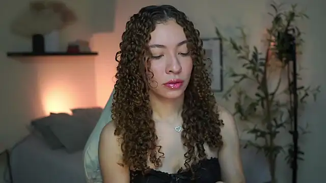 isabella-garcia- online show from 07-05-26, 12:12