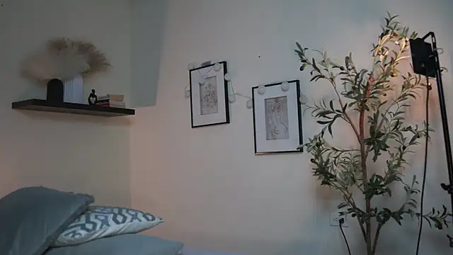 isabella-garcia- online show from 07-08-26, 02:05