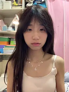 xiaotao-999 online show from 09-24-25, 04:21