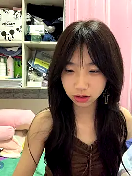 xiaotao-999 online show from 11-11-25, 04:29