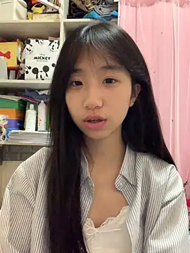 xiaotao-999 online show from 11-13-25, 04:17