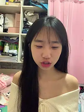 xiaotao-999 online show from 11-18-25, 04:22