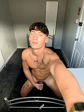 Snapshot of naughtyboy0124 chatting on 10-09-25, 01:20 naughtyboy0124 online show from 10-09-25, 01:20