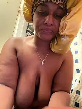 Snapshot of yummy0322 chatting on 01-10-26, 12:34 yummy0322 online show from 01-10-26, 12:34