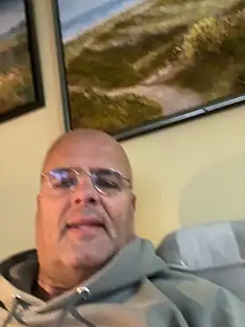 Snapshot of Renebisex chatting on 11-25-25, 09:53 Renebisex online show from 11-25-25, 09:53