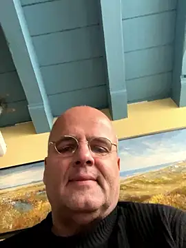 Snapshot of Renebisex chatting on 01-11-26, 12:43 Renebisex online show from 01-11-26, 12:43