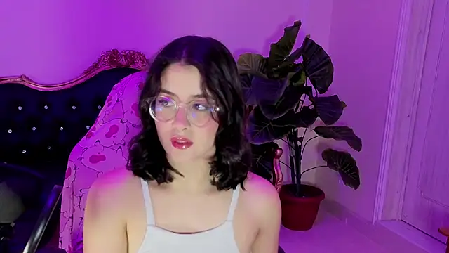 LiLLiAnderson online show from 11-18-25, 11:47