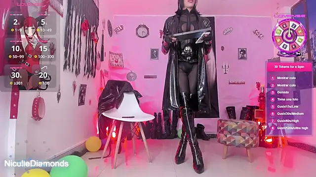 Snapshot of NicolleDiamonds_cg chatting on 10-28-25, 01:03 NicolleDiamonds cg online show from 10-28-25, 01:03