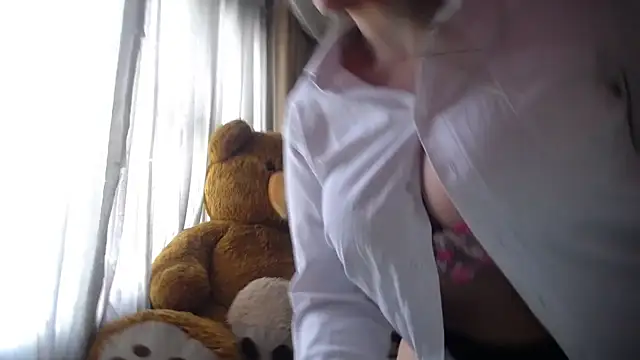 Snapshot of miss_lilieth chatting on 12-16-25, 05:07 miss lilieth online show from 12-16-25, 05:07