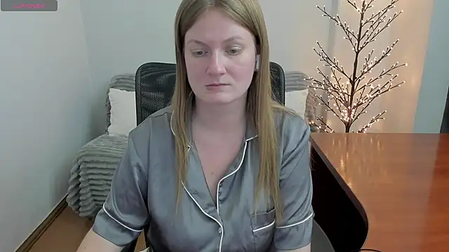 Alisha Skyes online show from 12-22-25, 04:26