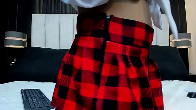 Matilda Liz online show from 03-25-26, 01:17