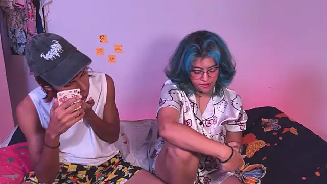 Snapshot of Andrewpetrikov_ chatting on 09-15-25, 10:32 Andrewpetrikov online show from 09-15-25, 10:32