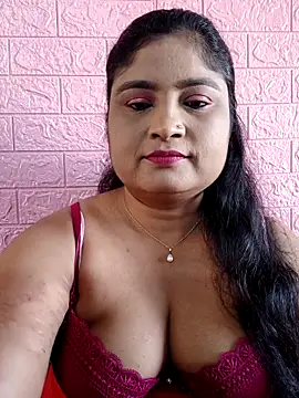 Snapshot of hornyriyanka chatting on 11-18-25, 02:17 hornyriyanka online show from 11-18-25, 02:17