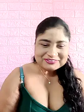 Snapshot of hornyriyanka chatting on 11-24-25, 02:33 hornyriyanka online show from 11-24-25, 02:33