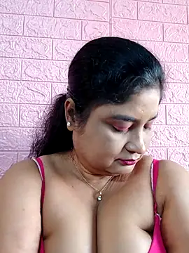 Snapshot of hornyriyanka chatting on 11-30-25, 02:37 hornyriyanka online show from 11-30-25, 02:37