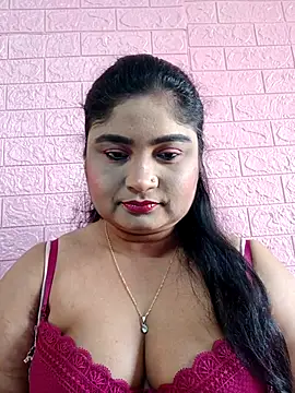 Snapshot of hornyriyanka chatting on 01-13-26, 02:39 hornyriyanka online show from 01-13-26, 02:39