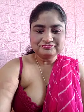 Snapshot of hornyriyanka chatting on 02-15-26, 03:03 hornyriyanka online show from 02-15-26, 03:03