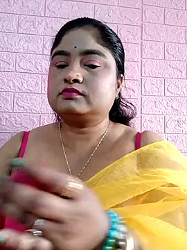 Snapshot of hornyriyanka chatting on 03-15-26, 02:39 hornyriyanka online show from 03-15-26, 02:39