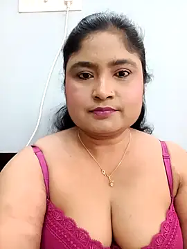 Snapshot of hornyriyanka chatting on 05-01-26, 03:44 hornyriyanka online show from 05-01-26, 03:44