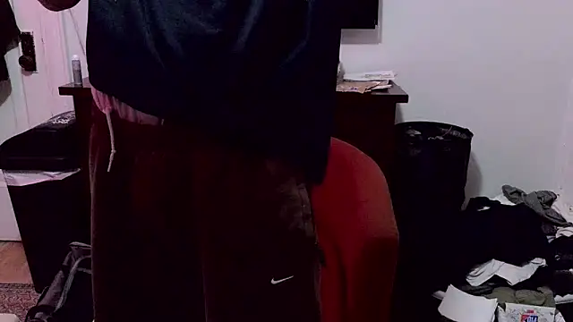 Snapshot of Magnetic127 chatting on 11-13-25, 09:19 Magnetic127 online show from 11-13-25, 09:19