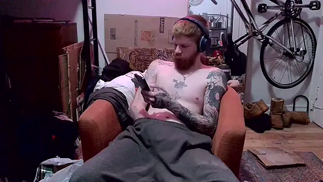 Snapshot of Magnetic127 chatting on 01-10-26, 11:34 Magnetic127 online show from 01-10-26, 11:34