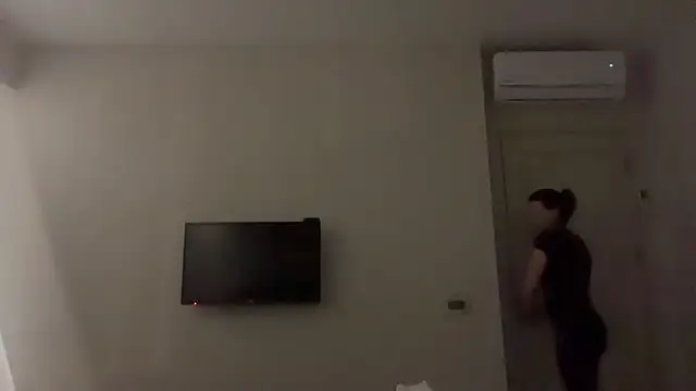 Snapshot of Gilin1 chatting on 02-11-26, 08:03 Gilin1 online show from 02-11-26, 08:03