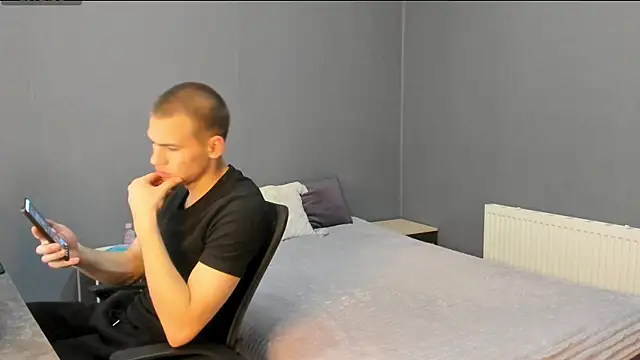 Garden of Eden  online show from 11-09-25, 04:22